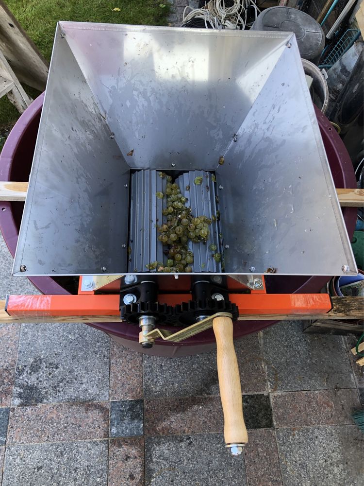 Дробилка для винограда