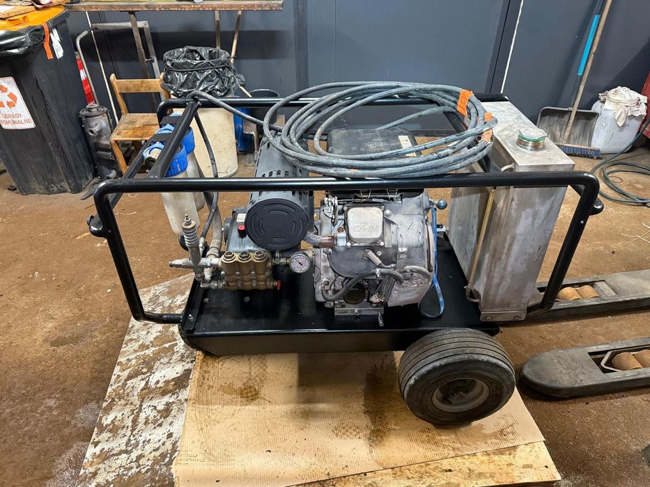 Myjka ciśnieniowa spalinowa 500 bar 23 L/min 858 mth