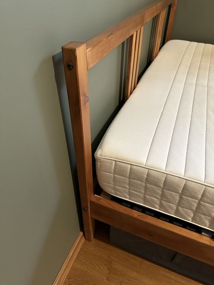Łóżko z materacem Ikea 140x200 cm.