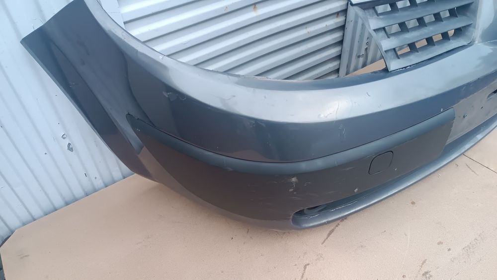 Vendo parachoque de frente Renault  Scenic ano 2003/09