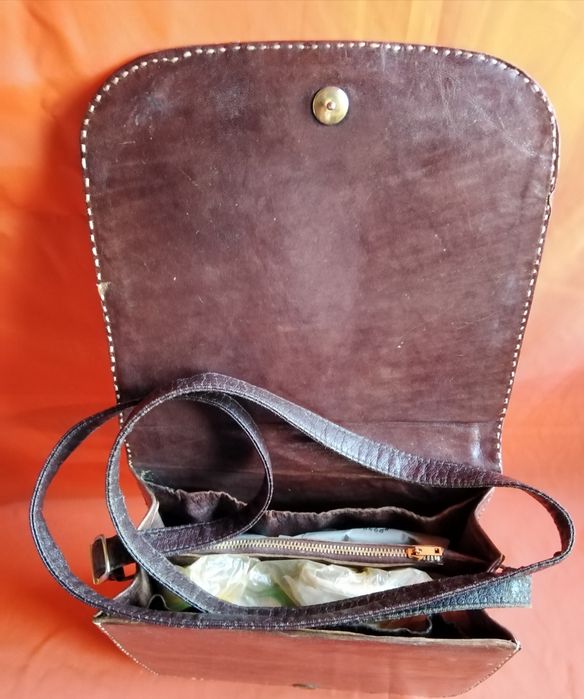 Женская сумочка из кожи