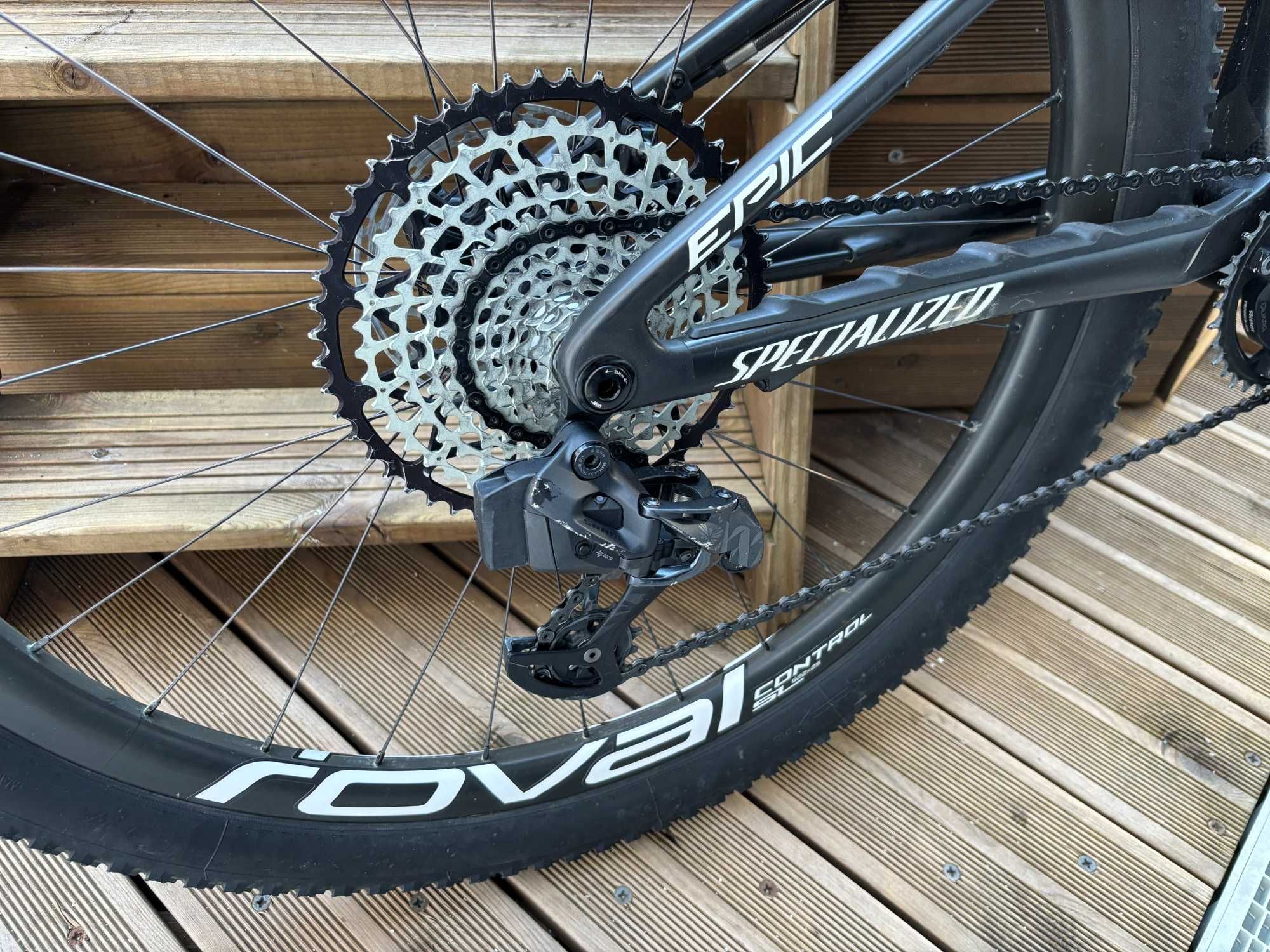 Specialized EPIC S-WORKS 2023 AXS c/Power Meter - Aceito Trocas