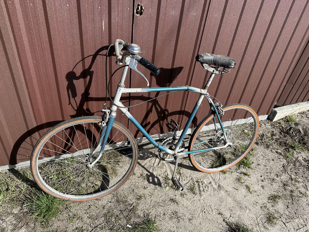 Старый ретро велосипед.