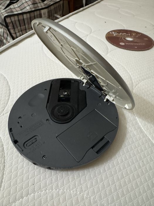 Sony CD walkman (cd програвач)