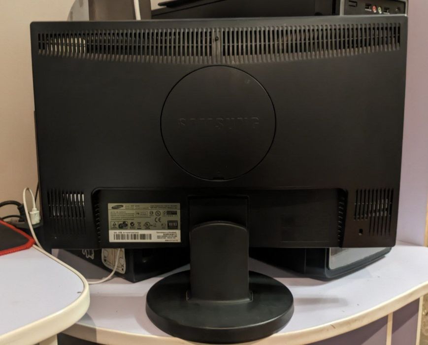Монитор Samsung 19 дюймов