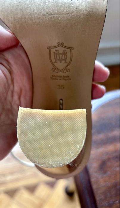 Sandálias douradas Massimo Dutti