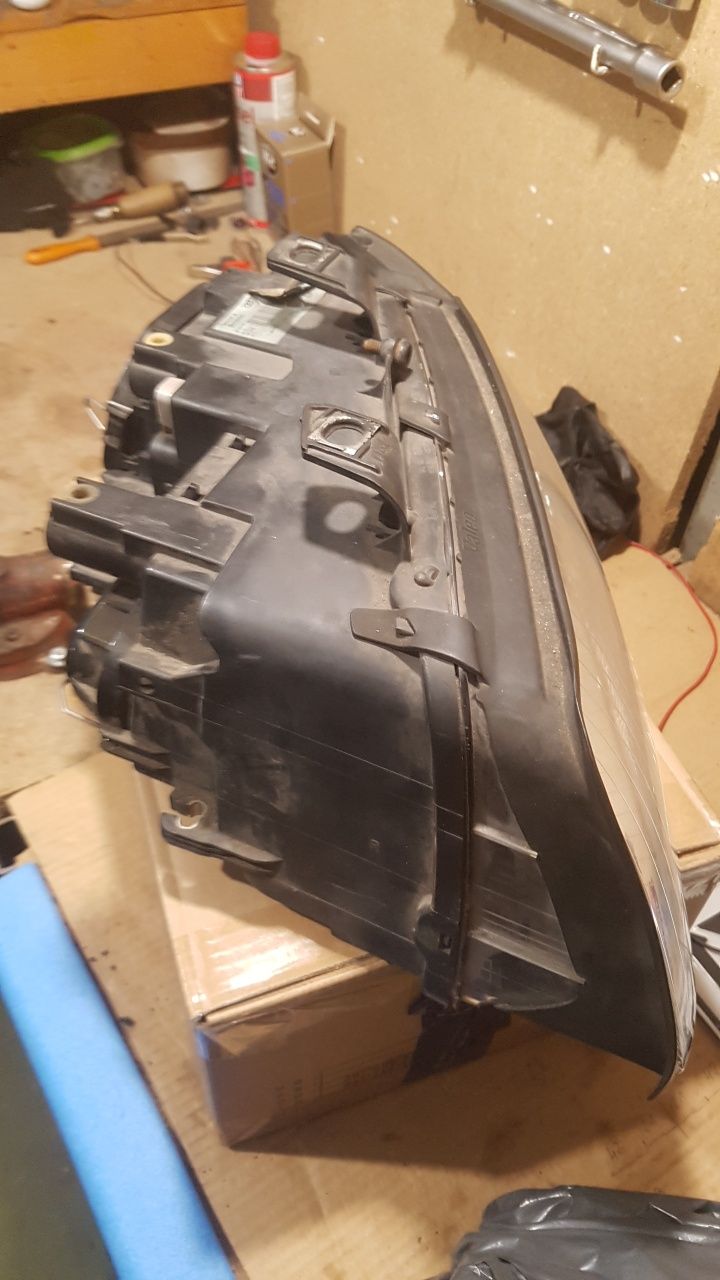 Lampa Audi A4 B6 LEWY przód