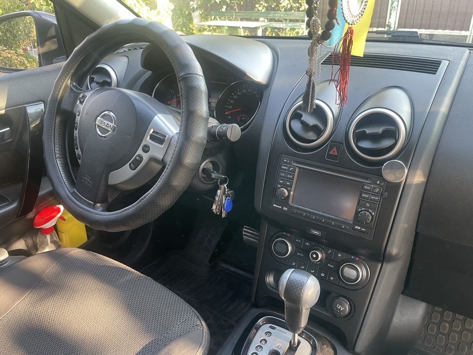 Nissan QASHQI +2