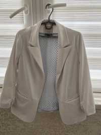 Продам фірмовий жіночий піджак+блузка в подарунок