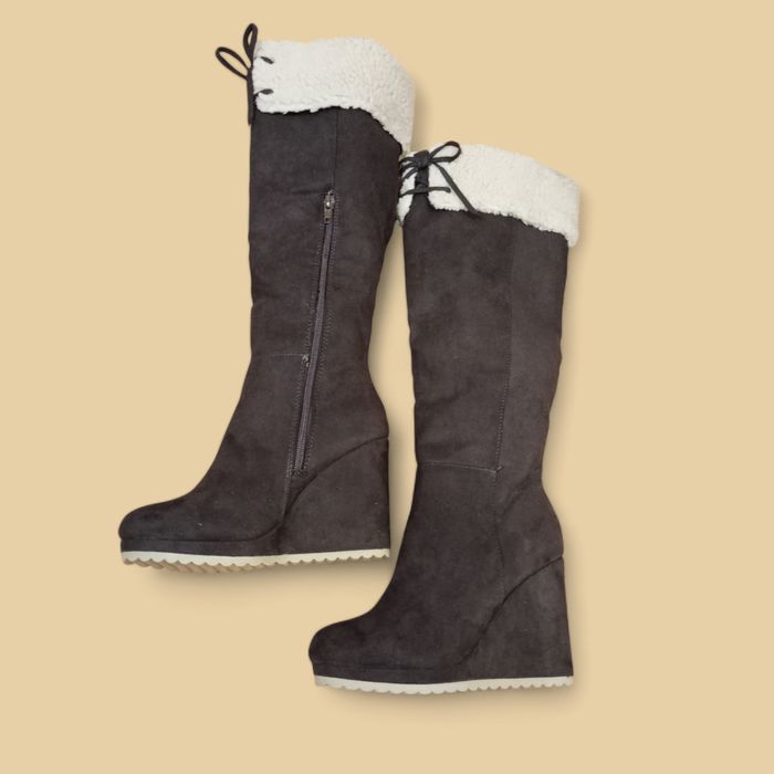 BUTY ZIMOWE , WYSOKIE KOZAKI na koturnie -WYS.(10CM), zamszowe r.36,5