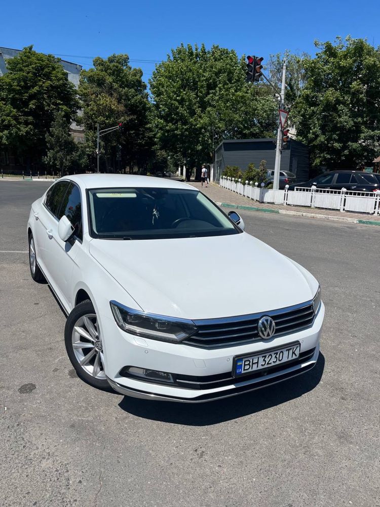 Продається сімейний автомобіль
