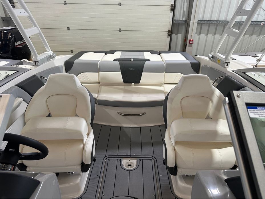 Chaparral 21 SSi 2025 c/ Torre Wake e Bimini - Semi usado