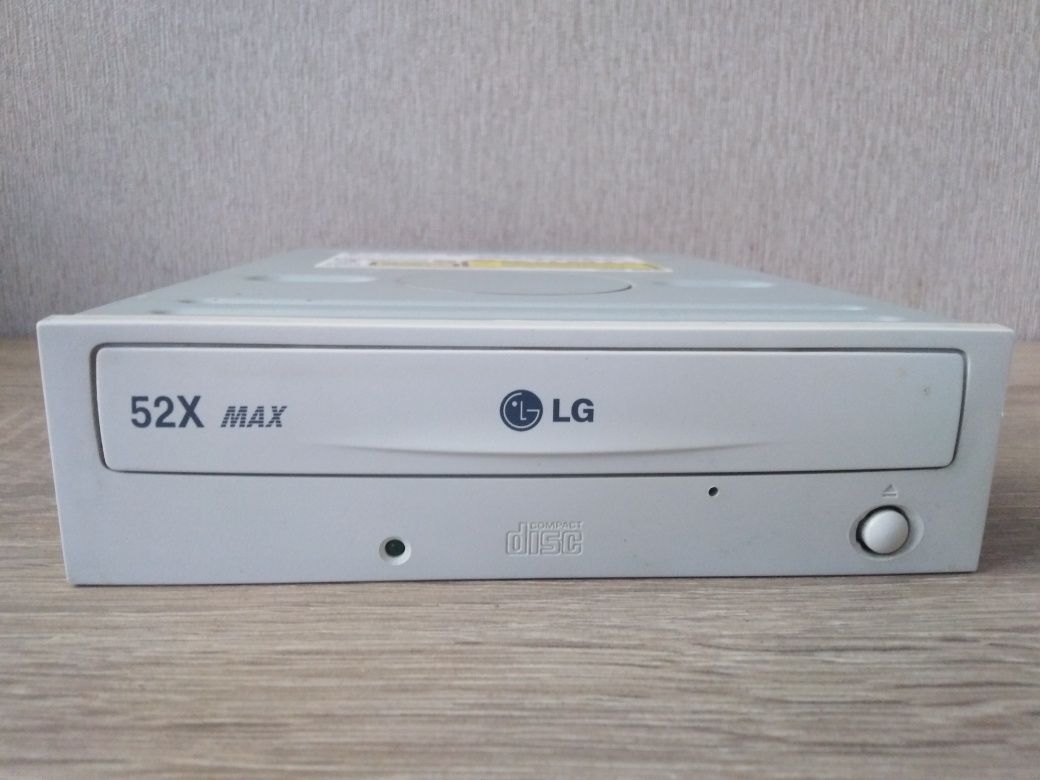 CD-ROM DRIVE. Model:GCR 8522B. Бу