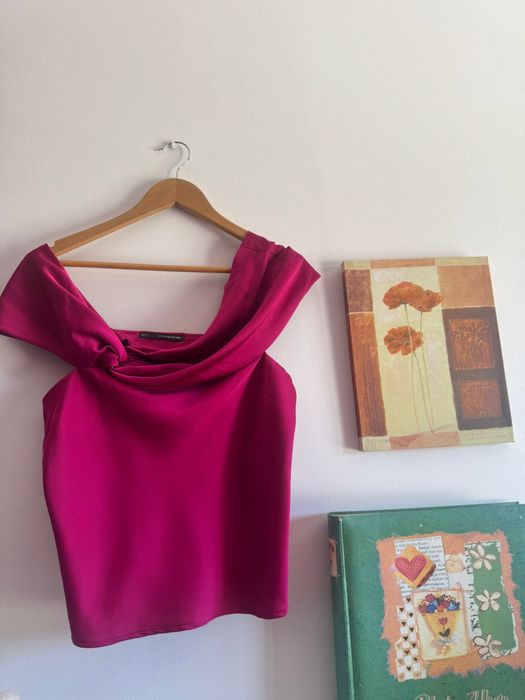 Blusa Rosa de Cetim Elegante – Tamanho M | Suave & Chique