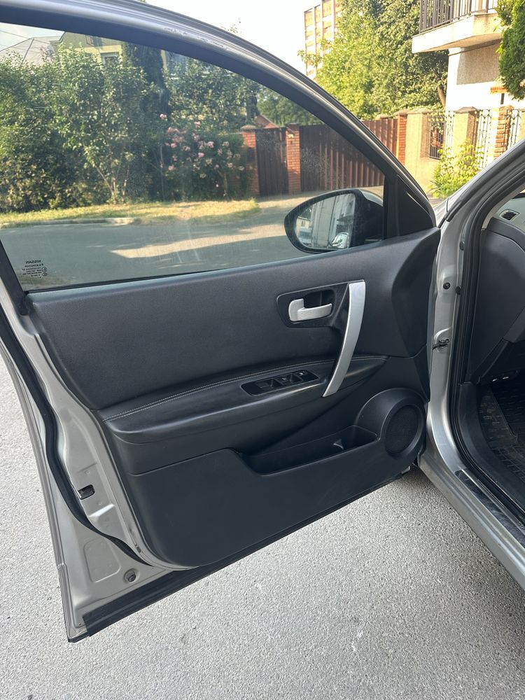 Продам Nissan Qashqai 4x4 AUTOMAT