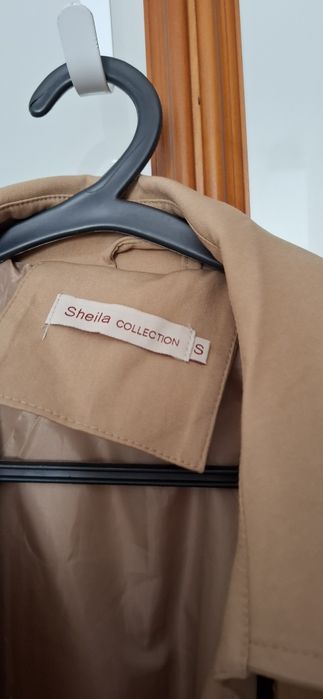 Vendo gabardina quase nova, usei-a uma vez