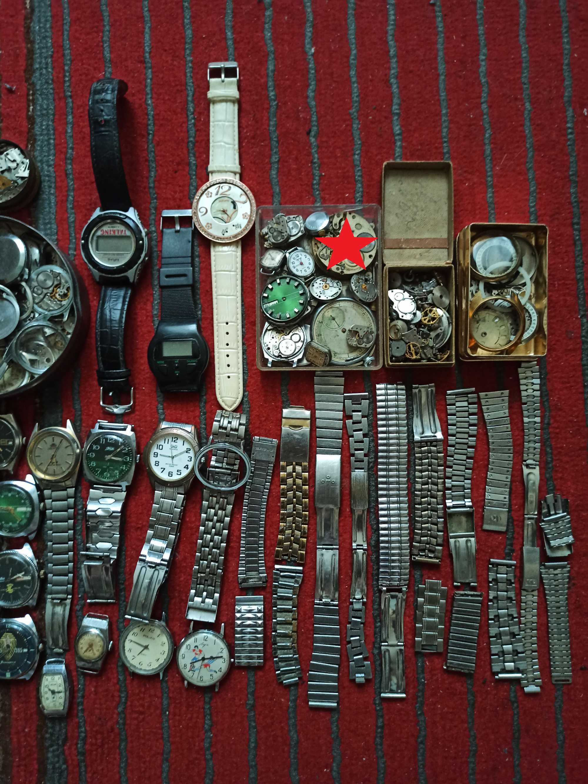 Лот часов-корпусов-механизмов-браслетов-деталек от наручных часов СССР