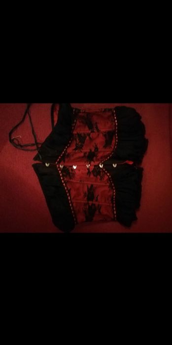 Gorset piękny, czwrowono cztarny