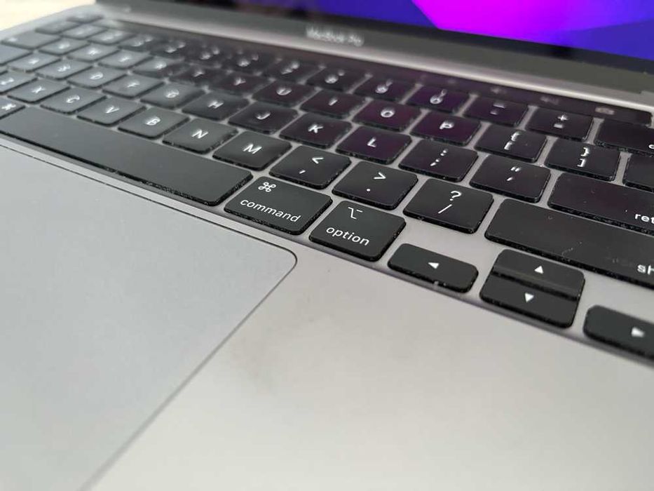 MacBook Pro 13' 2020, M1, 16GB RAM, 512GB SSD, space gray, touchbar