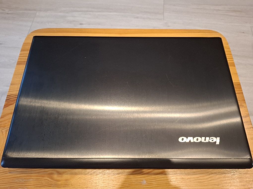Laptop LENOVO Ideapad Z710