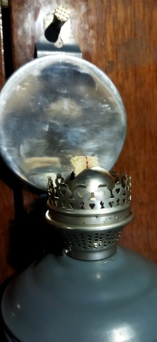 Киросинова лампа.