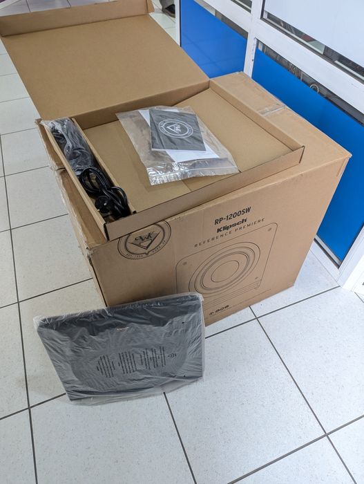 Мощный Активный сабвуфер Klipsch RP-1200SW. НЧ-30см. 400 Вт! Вес 31 кг