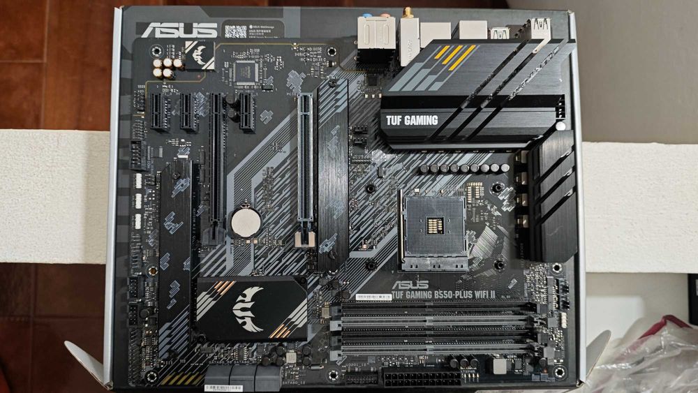 ASUS TUF Gaming B550-PLUS WiFi II Motherboard c/garantia