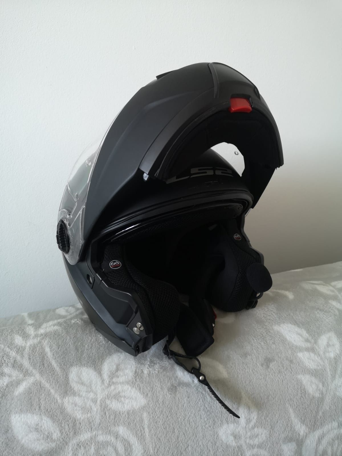 Sprzedam kask LS2 z intercomem