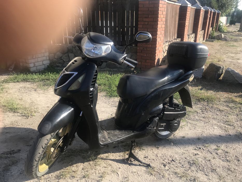 Мотоцил скутер хонда SH 150 запчасти двигатель