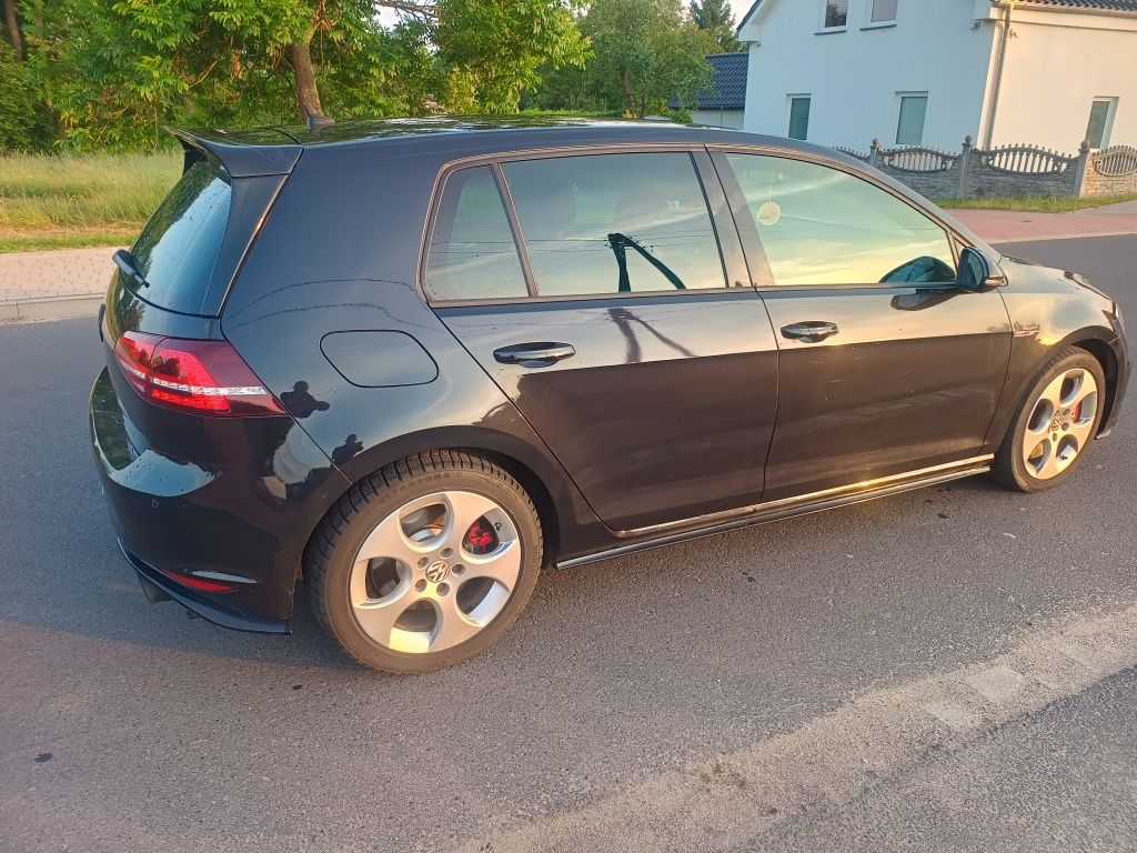 Volkswagen Golf MK7 gti performance