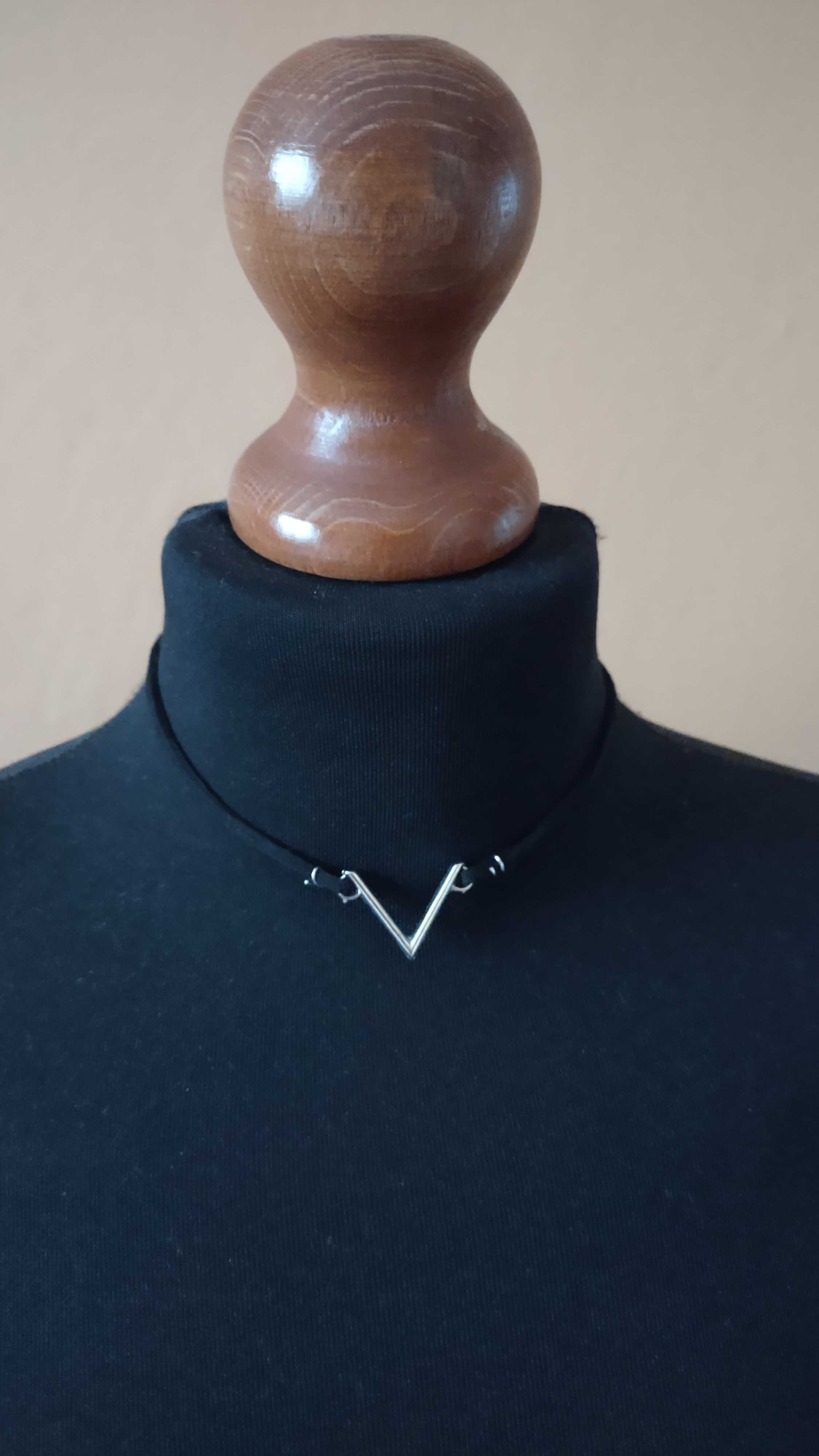 Naszyjnik choker zamsz rzemyk V Vampire Goth Alternative