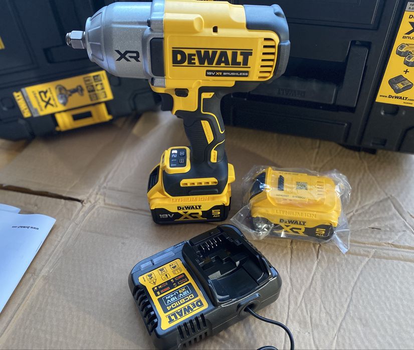 Ударный гайковерт DeWALT DCF900P2T