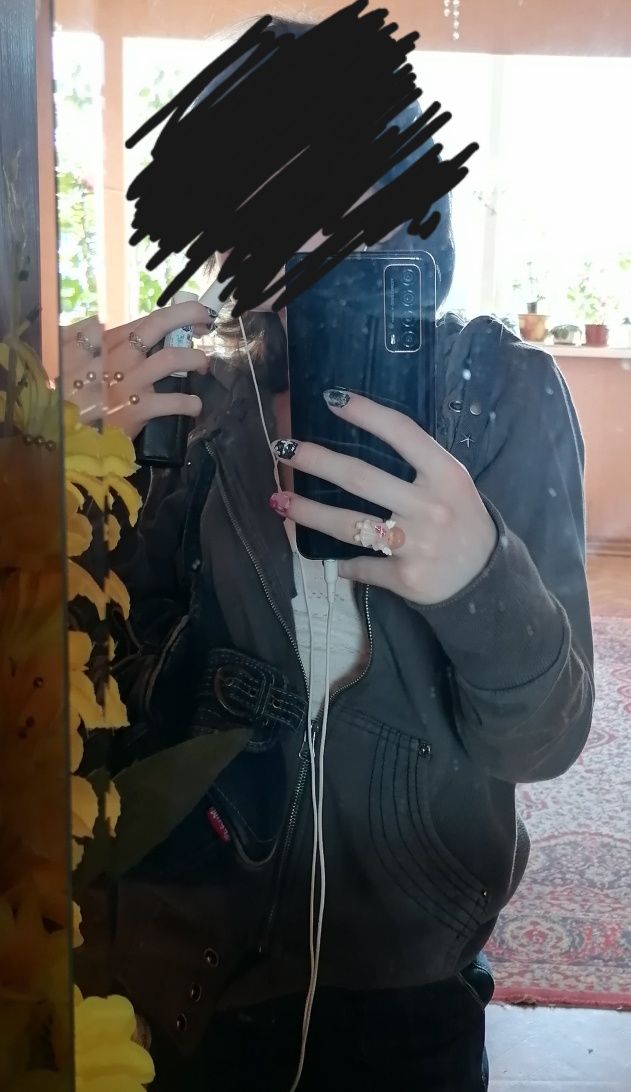 Кофта, зіпка, худді.