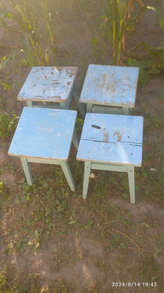 Табуретки крісла