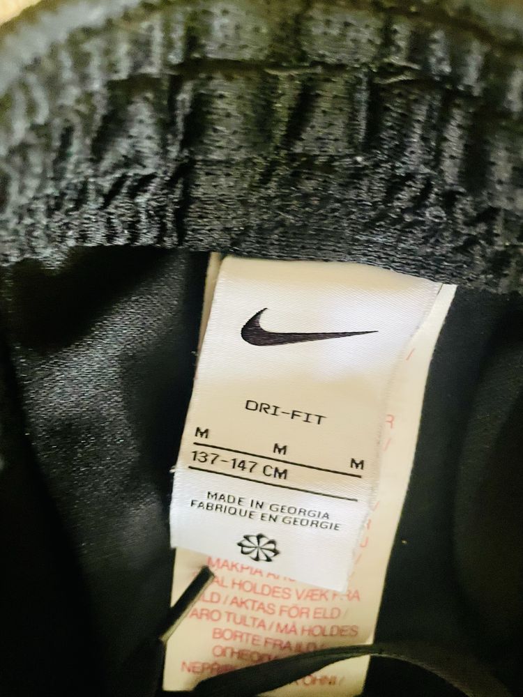 Calcas Nike como novas