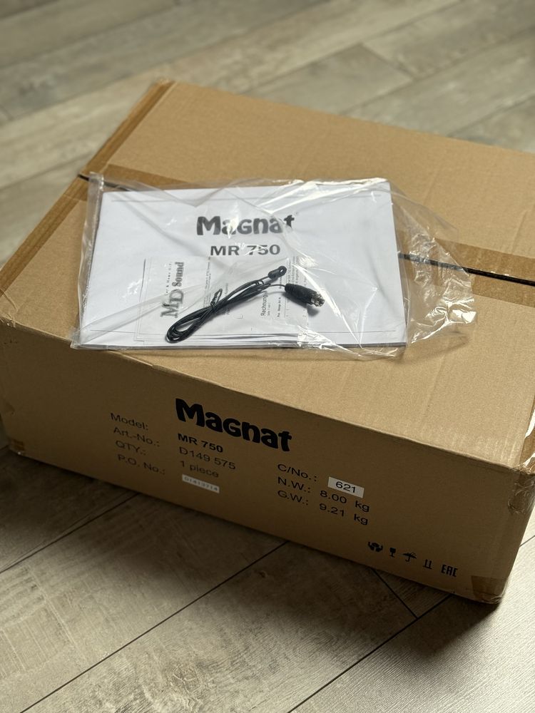 Magnat MR750 wzmacniacz
