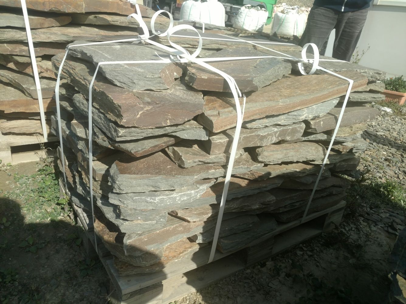 Łupek szarogłazowy gabionowy murkowy kamień ogrodowy kora kamienna
