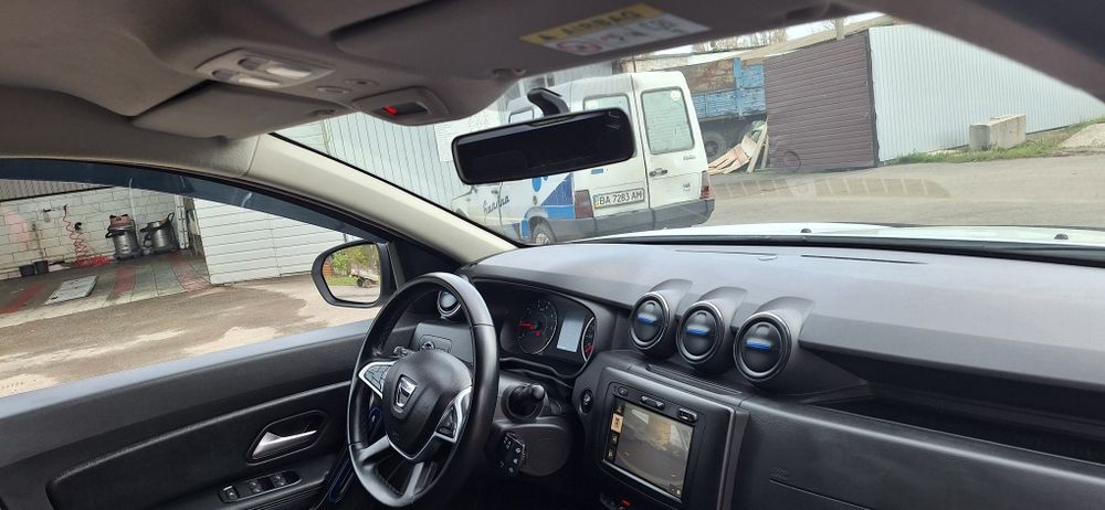 DACIA Duster4wd Laureate 1.5диз. 86kv 120л.с. 6-Ступка