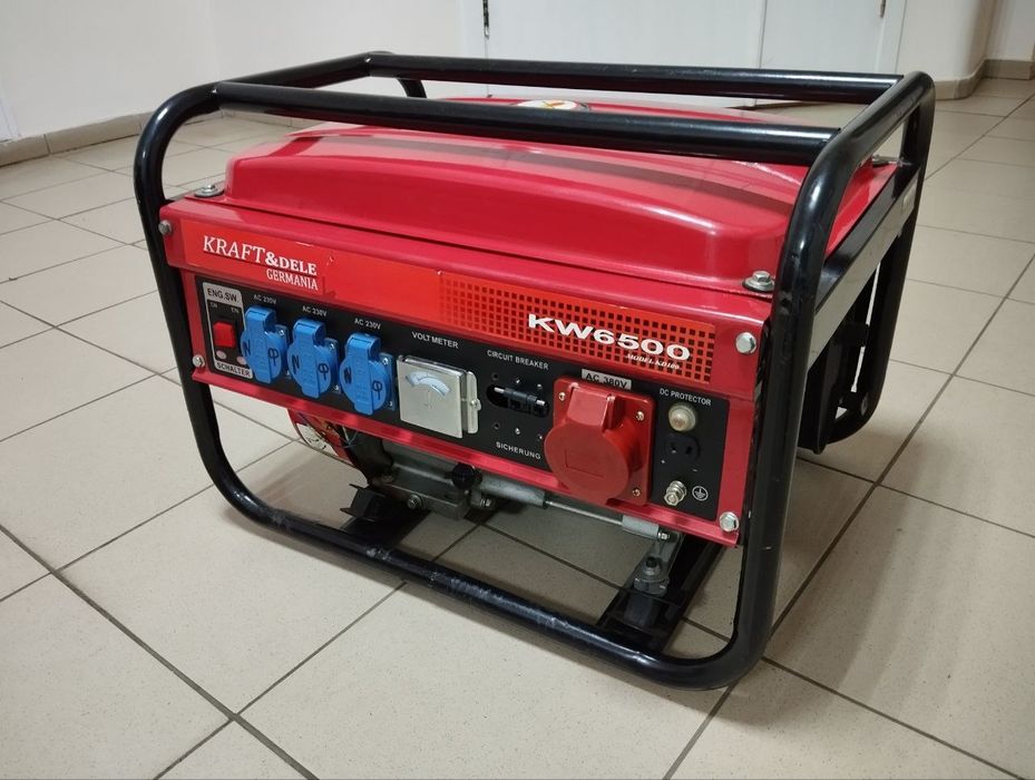 Генератор трьох фазний