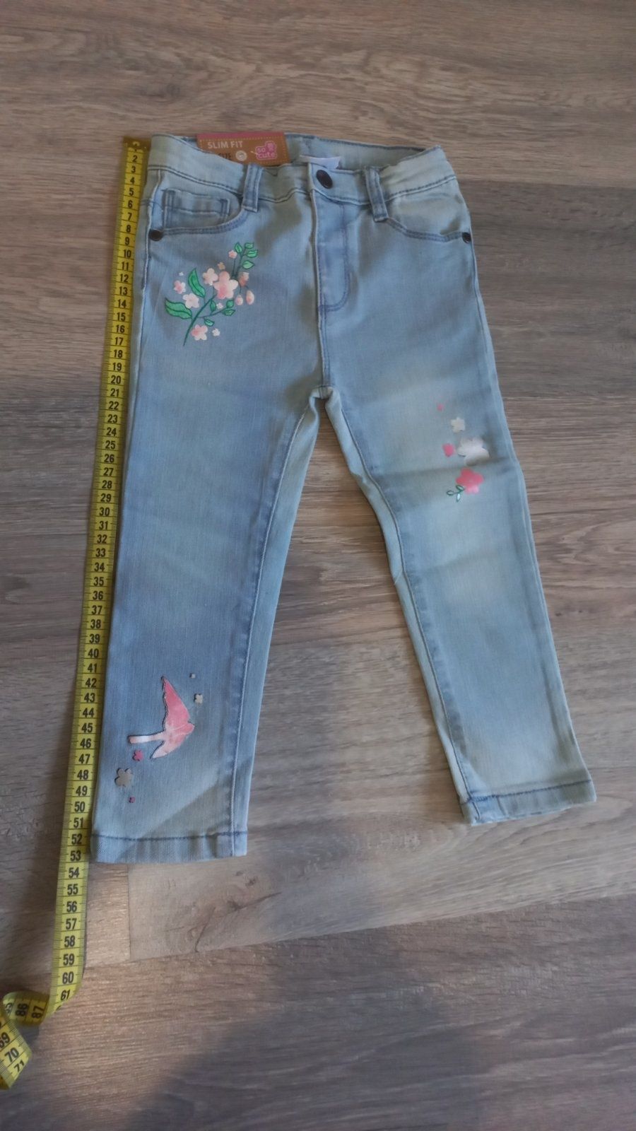 Крутые новые джинсы с вышивкой, размер 98 см