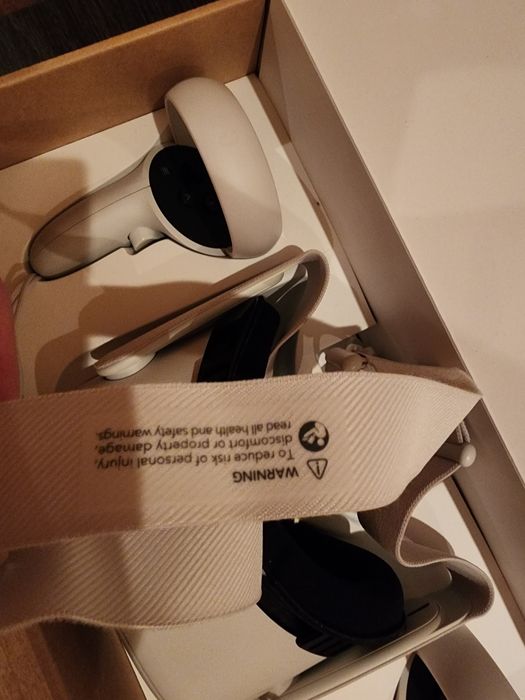 Oculus Meta Quest 2 (2 комплекта VR очков)
.Oculys