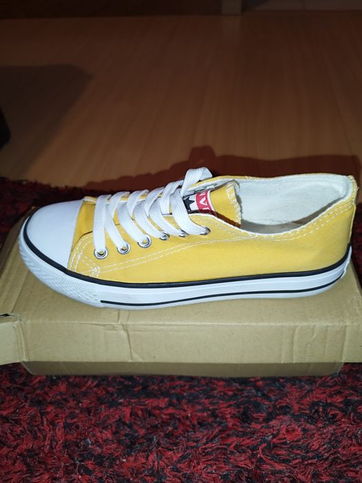 Tenis de lona, sapatilhas