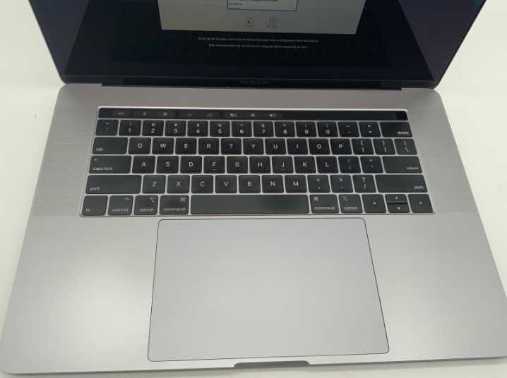 Apple Macbook Pro 15.4