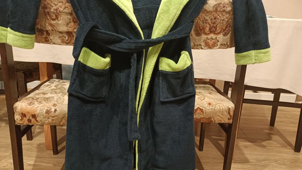 Szlafrok dziecięcy w bardzo dobrym stanie