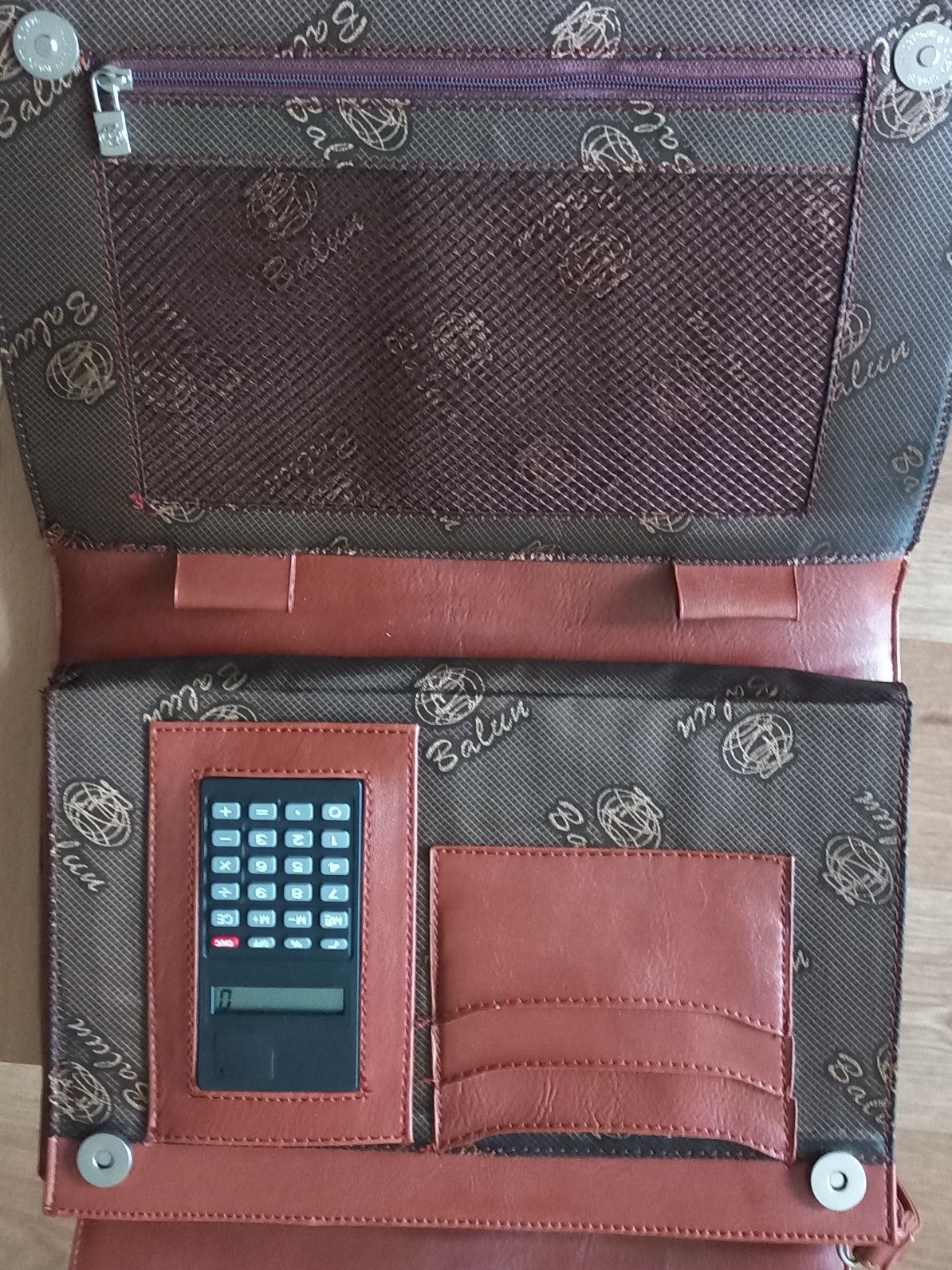 Продам папку,барсетку для документов