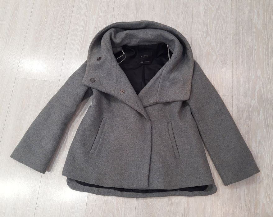 ZARA krótki płaszcz M