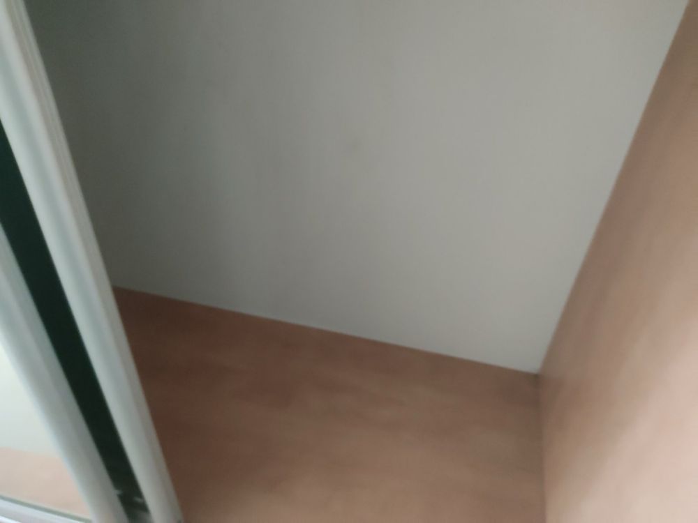 Шафа в прихожу в доброму стані