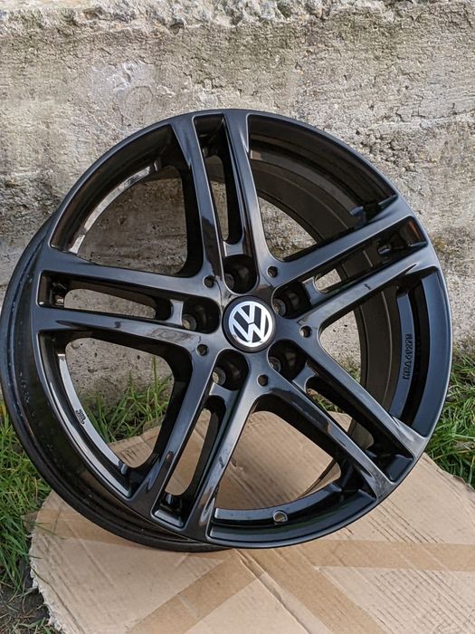 Чорні литі диски R17 VW Golf Passat Alltrack B8 Tiguan