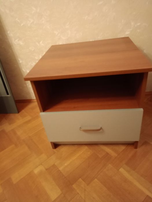 Szafka nocna, kontener biurowy