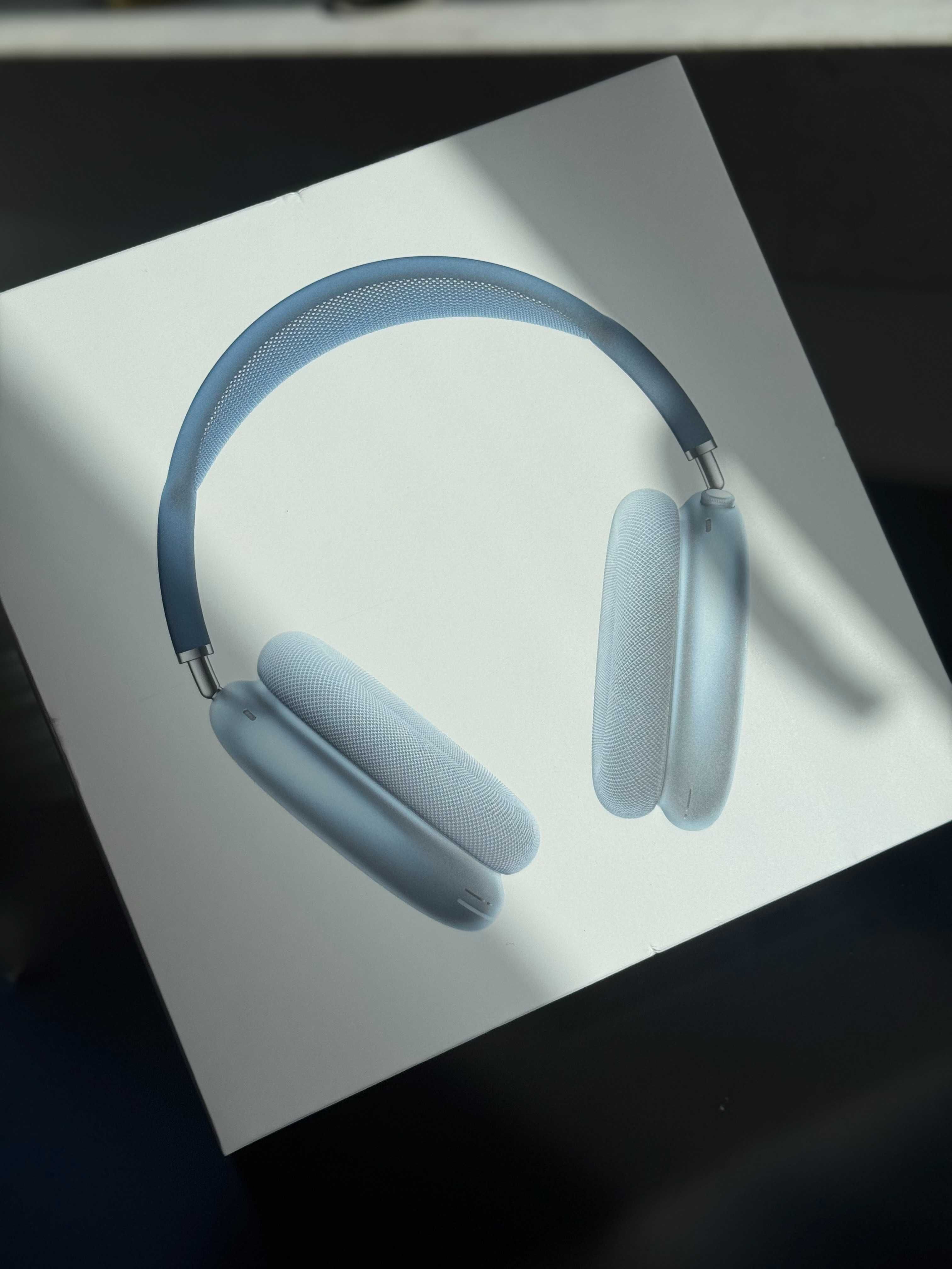 Airpods Max. Green color. New